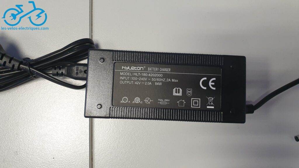 chargeur du onesport ot18 3