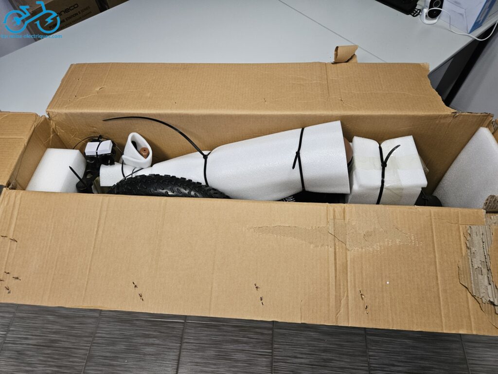 déballage et assemblage du onesport w66 (2)