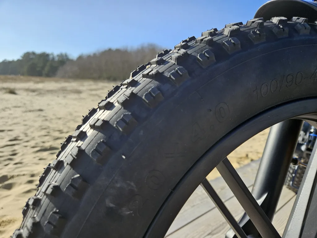 engine pro 2.0 pneus larges 20 x 4.0 pouces (1)