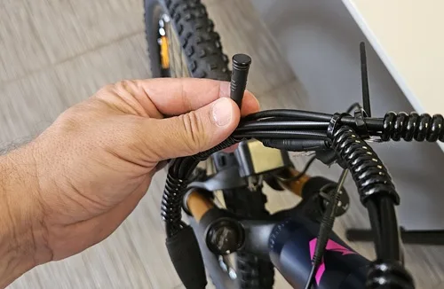 port prévu pour une gâchette d'accélérateur