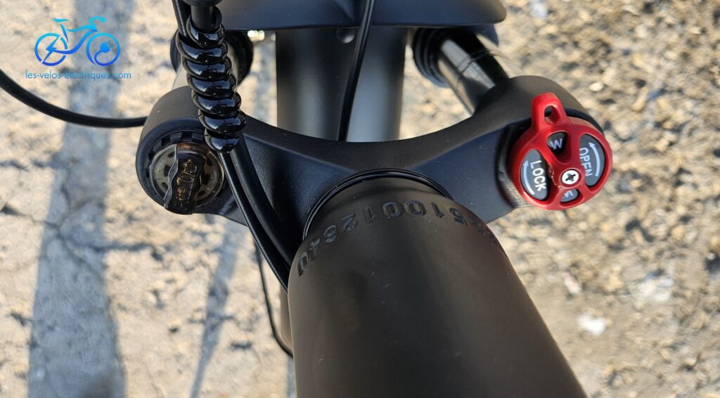 fourche suspendue avec débattement de 80 mm (1)
