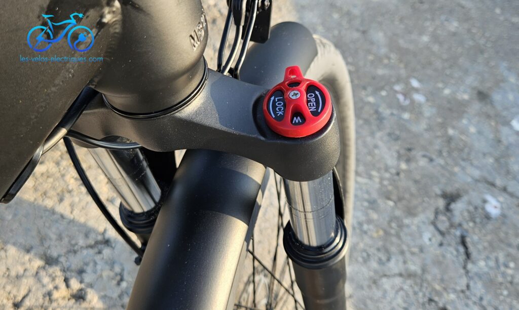 fourche suspendue avec débattement de 80 mm (2)
